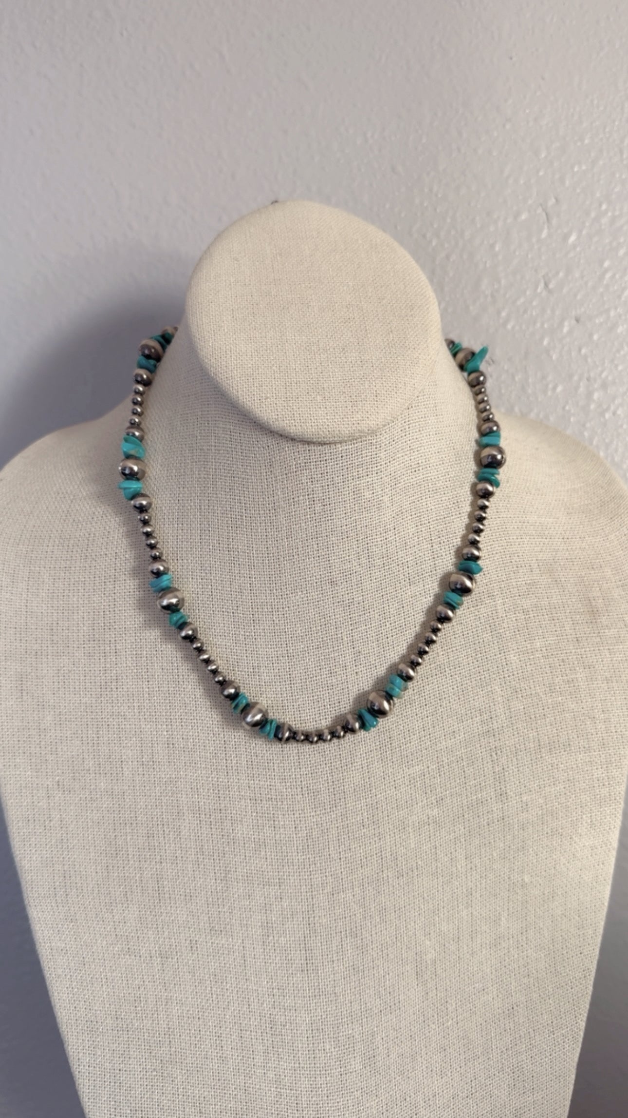 16" Turquoise Chips