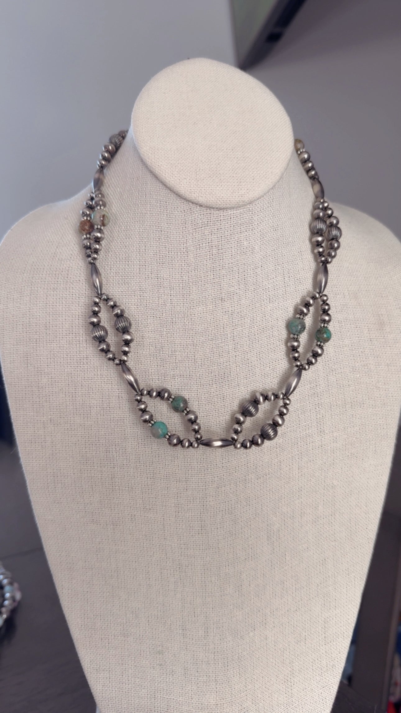 18" Turquoise Loop