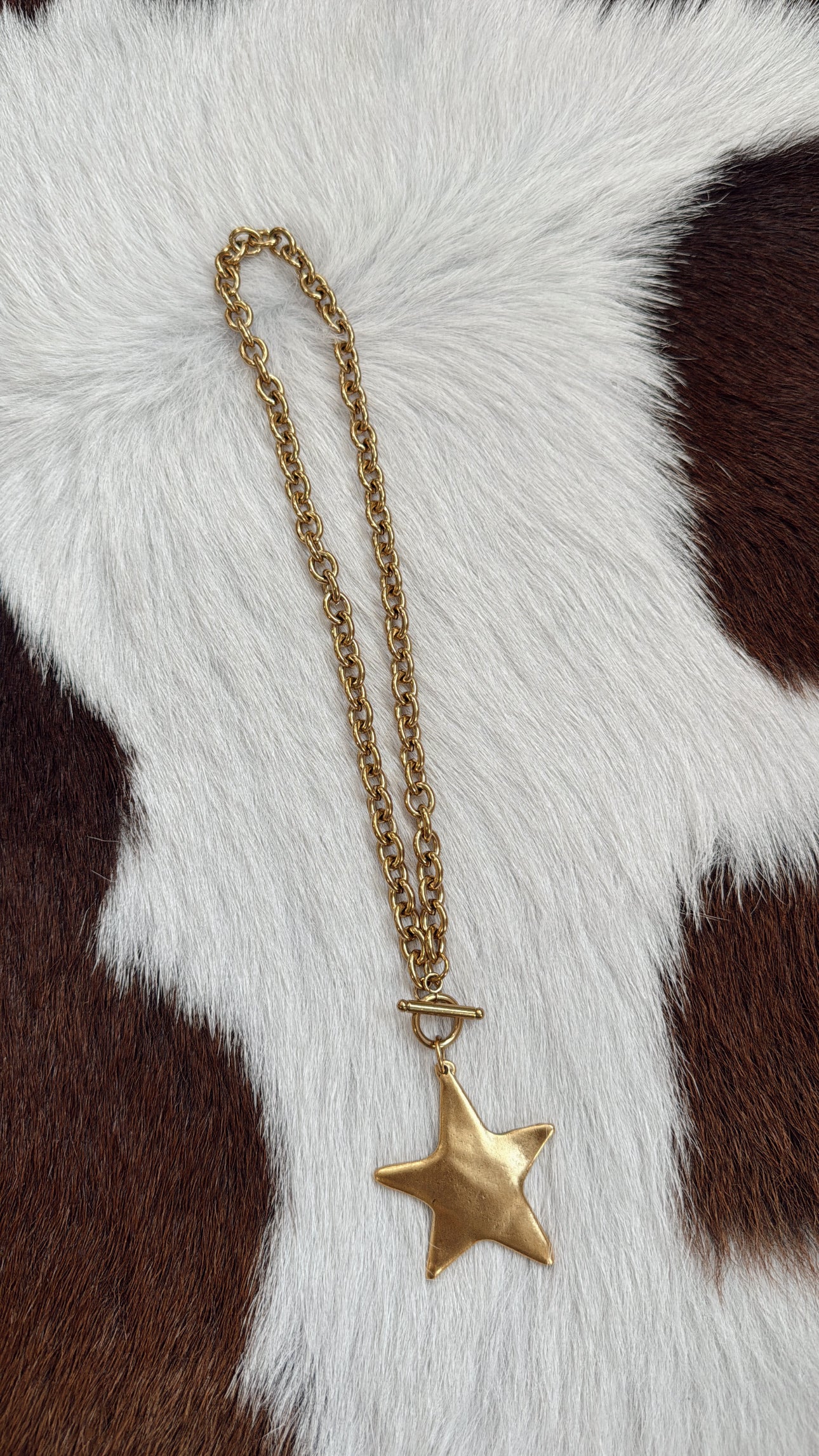 Star Toggle Necklace Gold