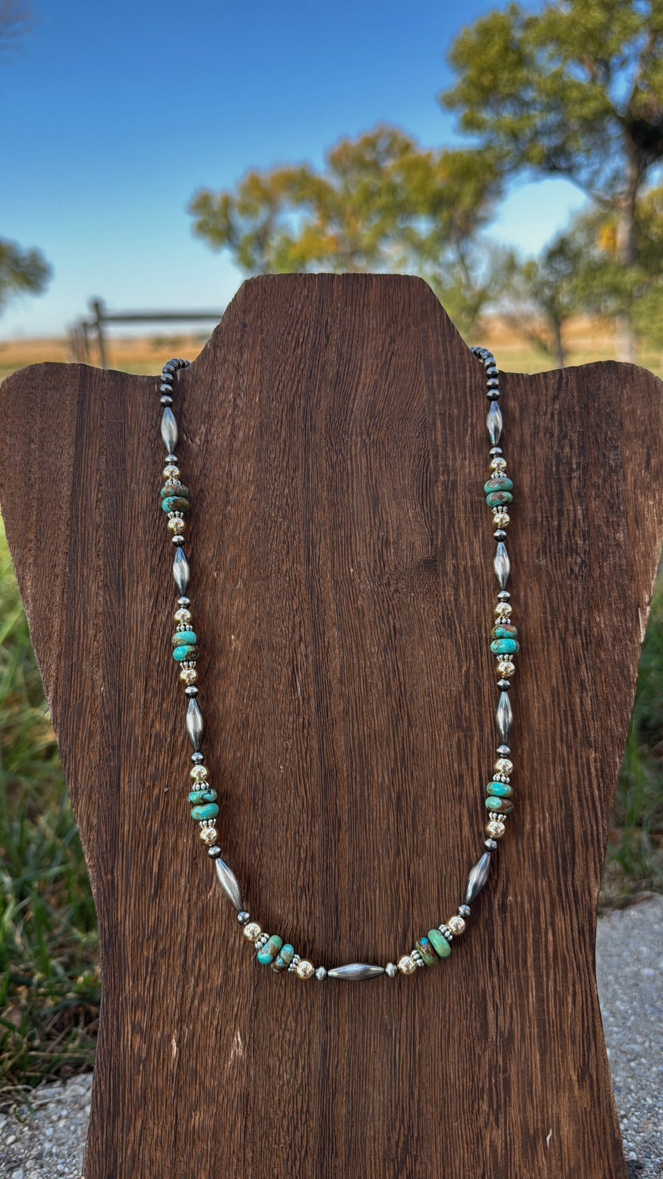 18" Turquoise & Gold