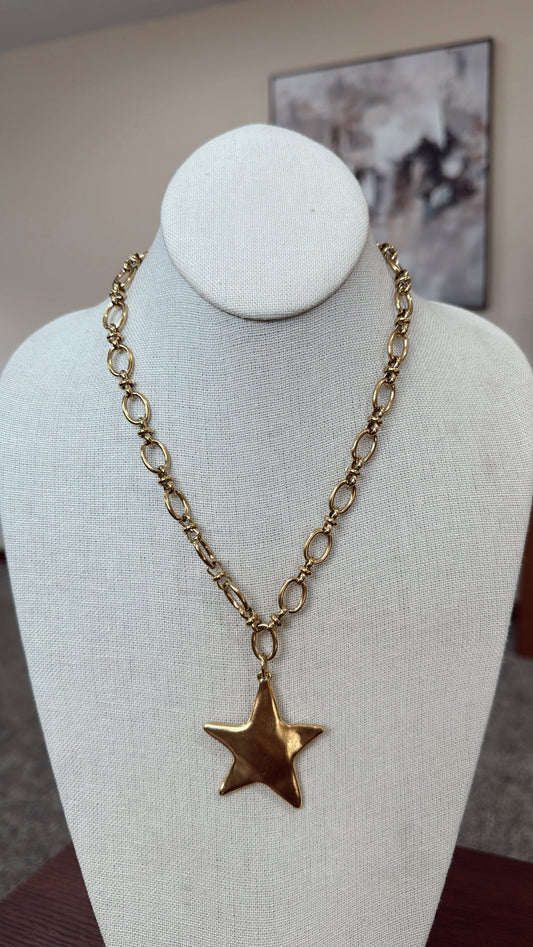 Star Pendant Necklace Gold