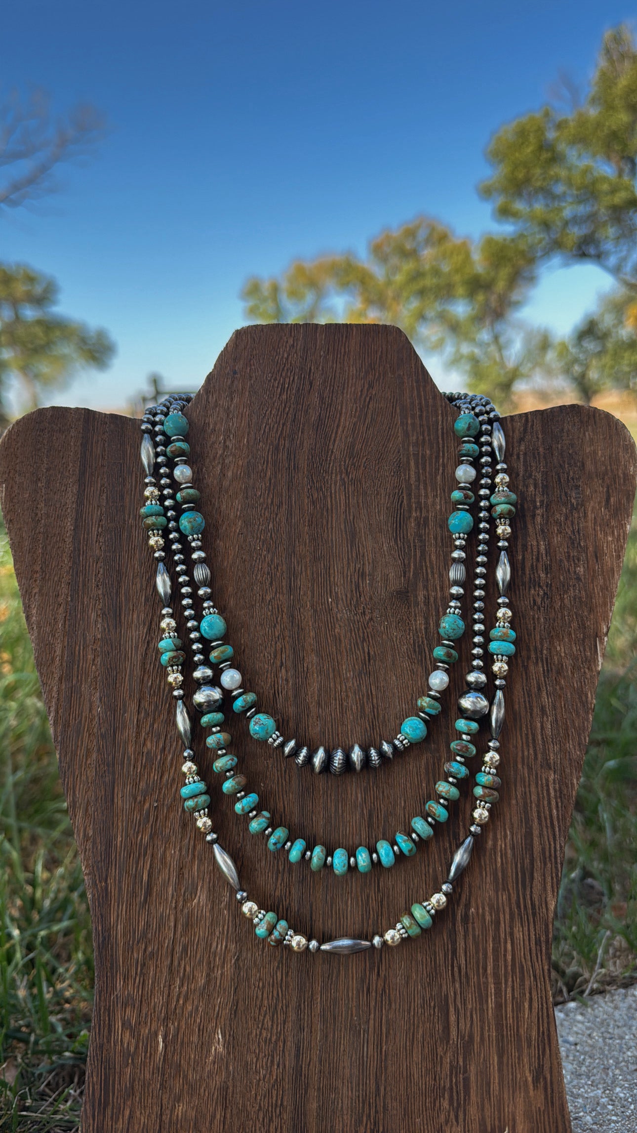18" Turquoise & Gold