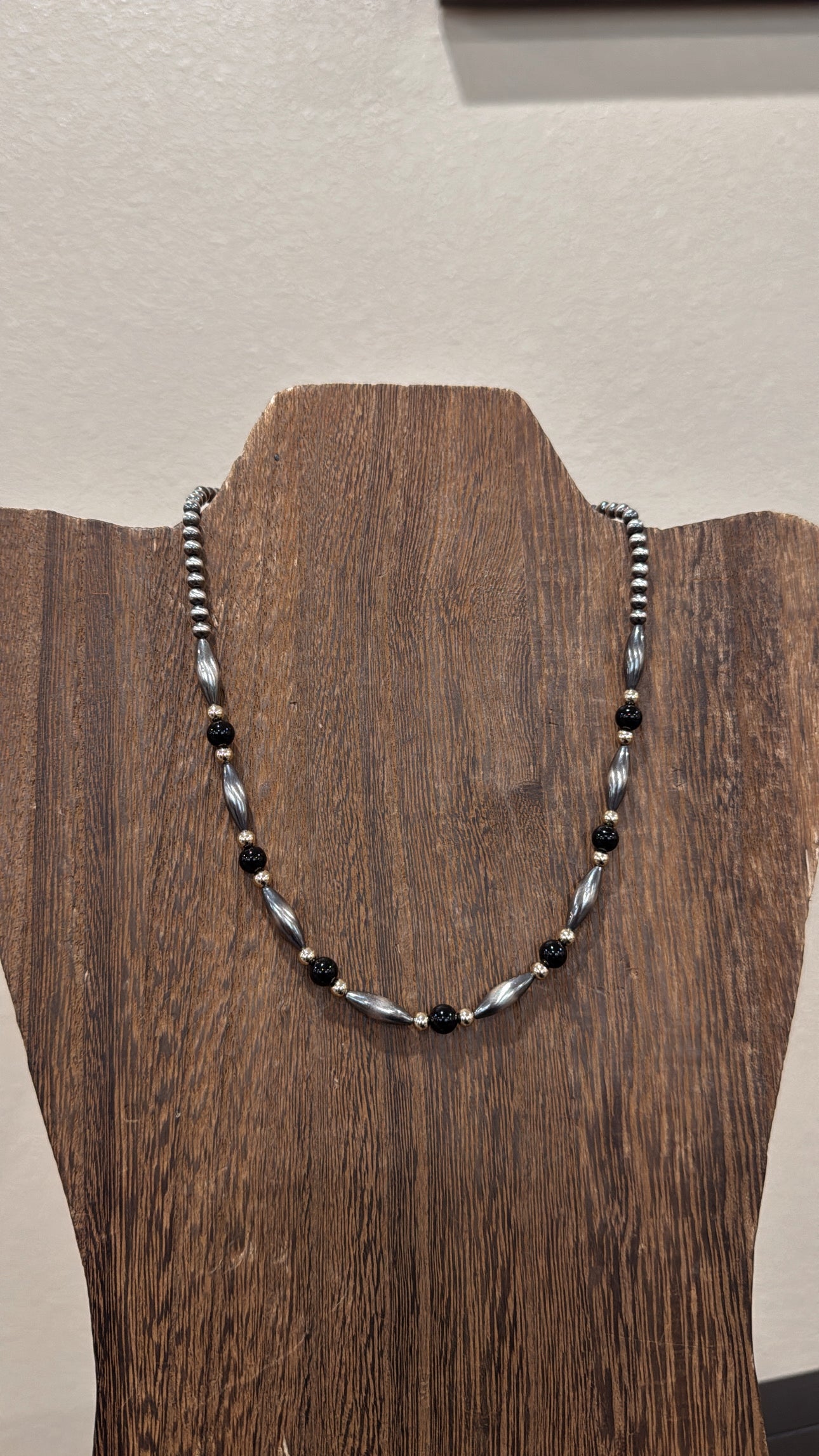 15" Black Onyx & Gold