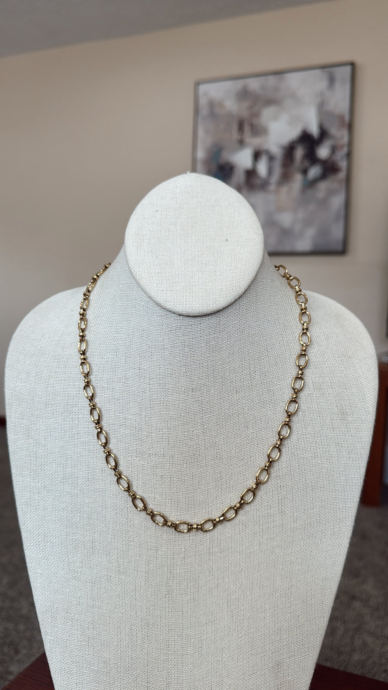 Tri-Oval Link Chain Necklace Gold