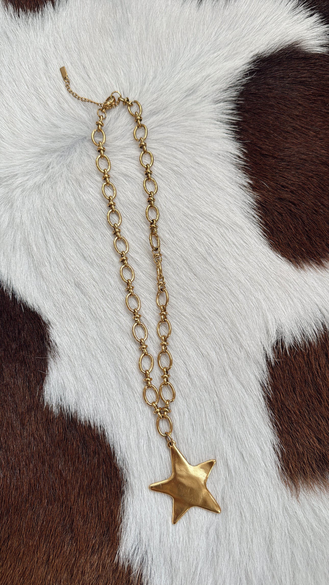 Star Pendant Necklace Gold
