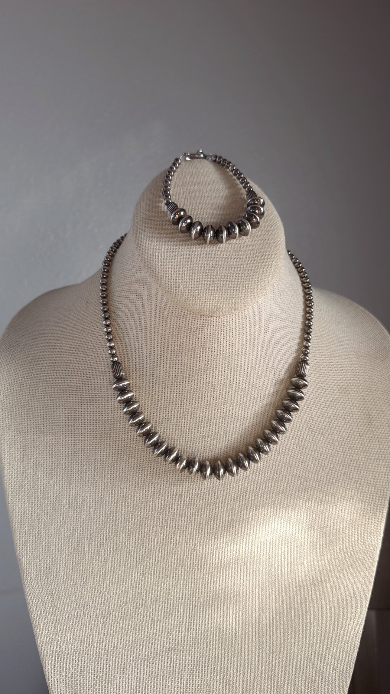 Saucer/Corrugated Necklace & Bracelet Set